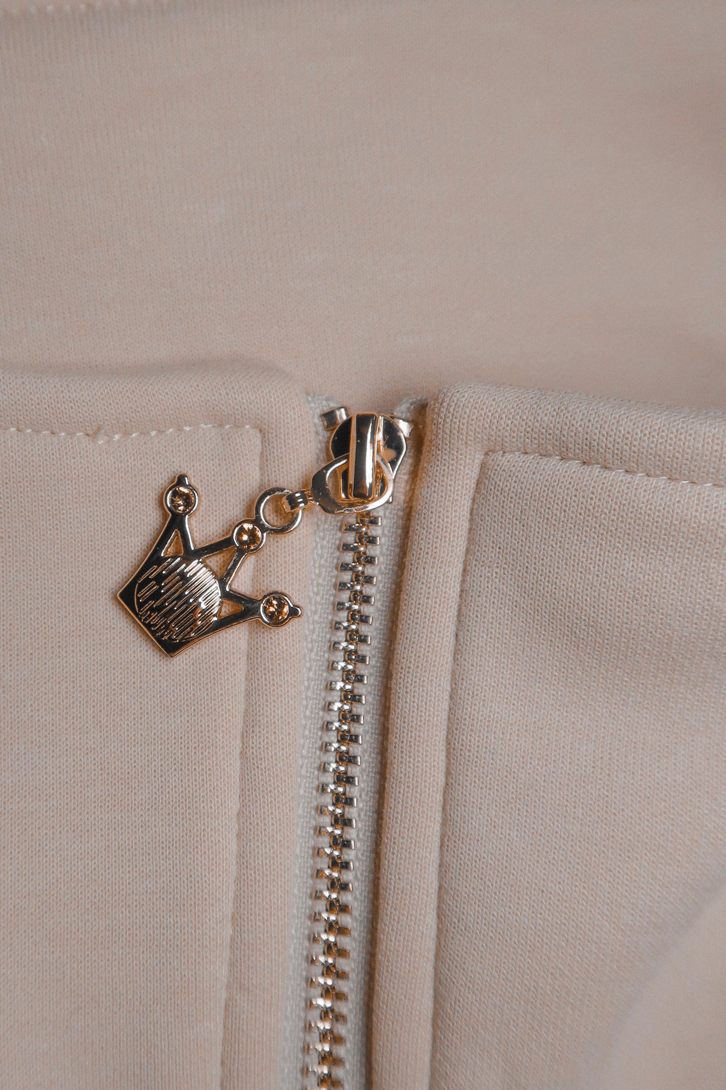 IVORY QUEEN JUMPER